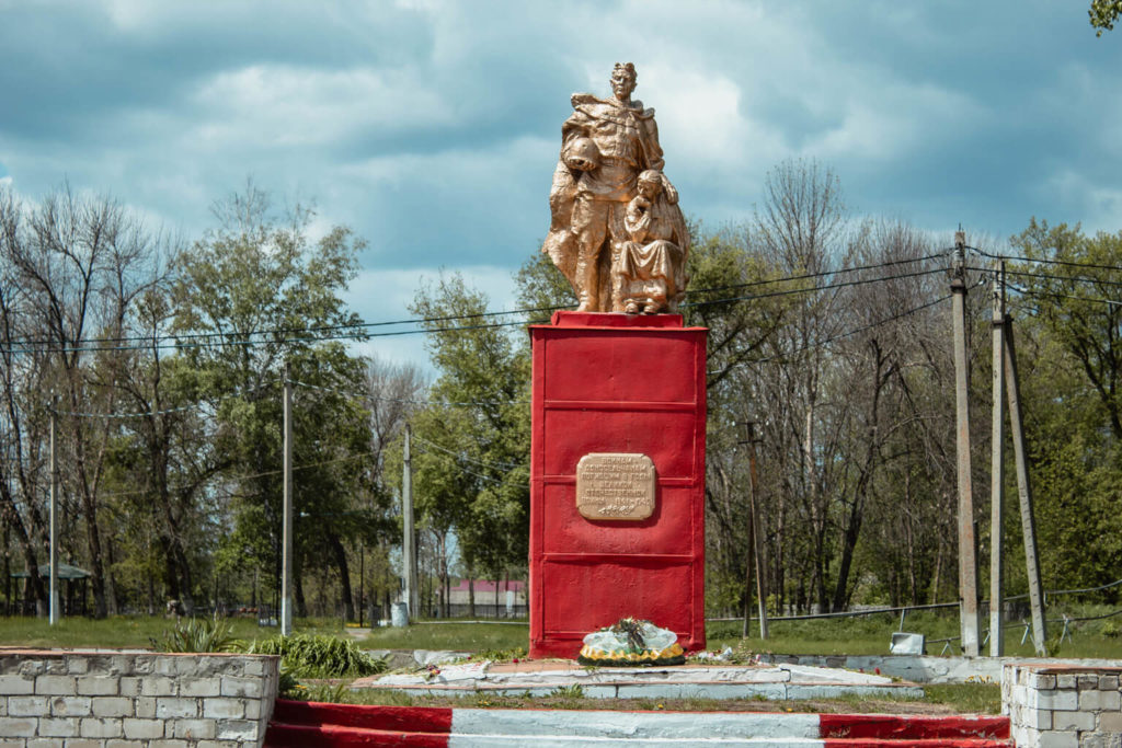 Памятник воинам в селе Щучье